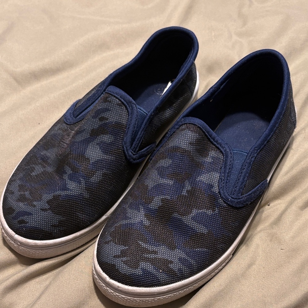 Cute blue camo slip-on tennis shoes, kids size 3, Cat & Jack brand